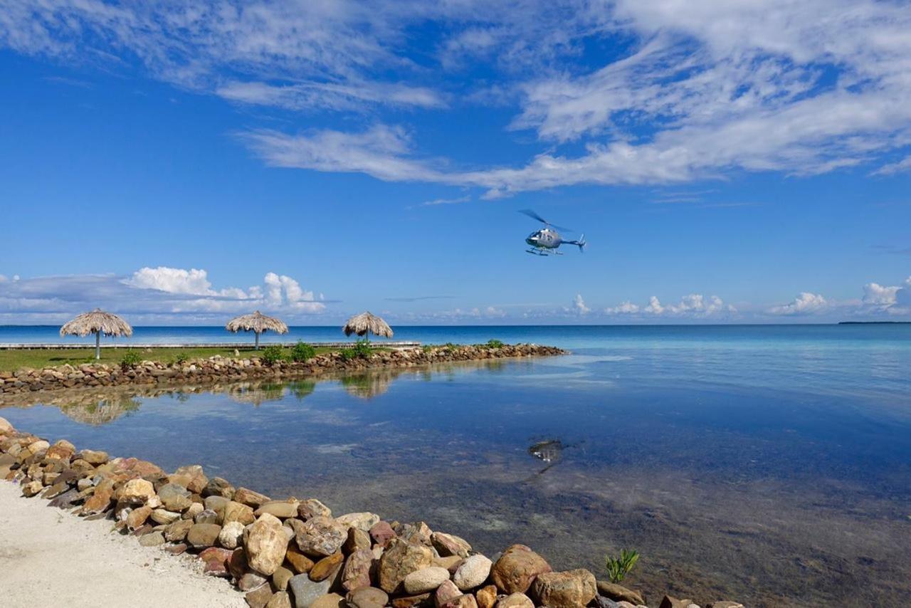 Royal Belize Hotel Thatch Caye Екстериор снимка