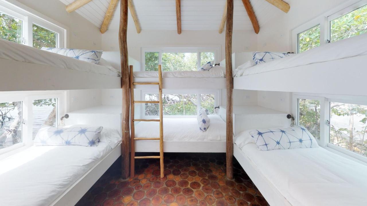 Royal Belize Hotel Thatch Caye Екстериор снимка