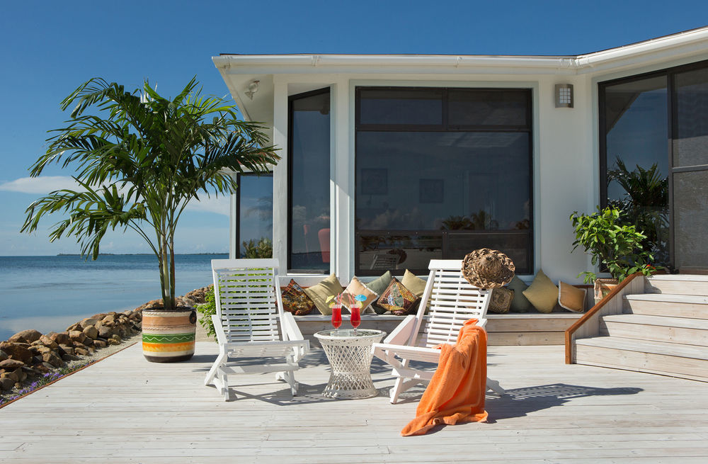 Royal Belize Hotel Thatch Caye Екстериор снимка