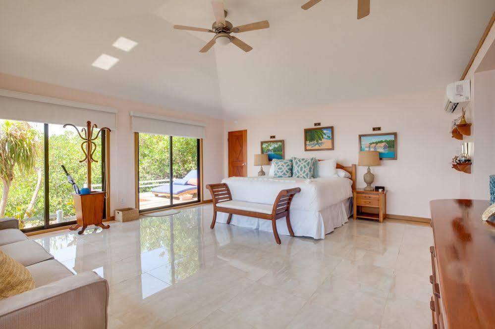 Royal Belize Hotel Thatch Caye Екстериор снимка