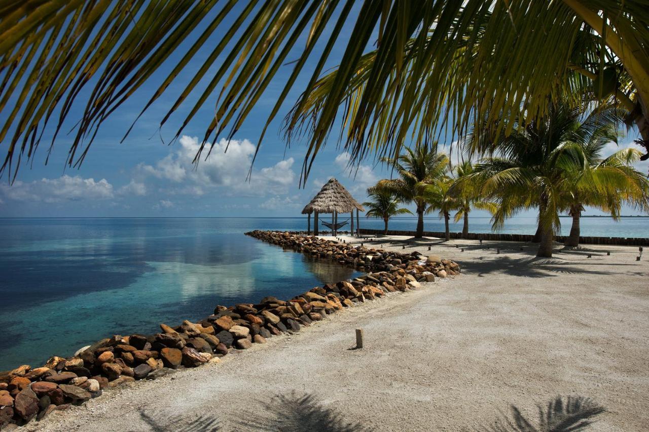 Royal Belize Hotel Thatch Caye Екстериор снимка