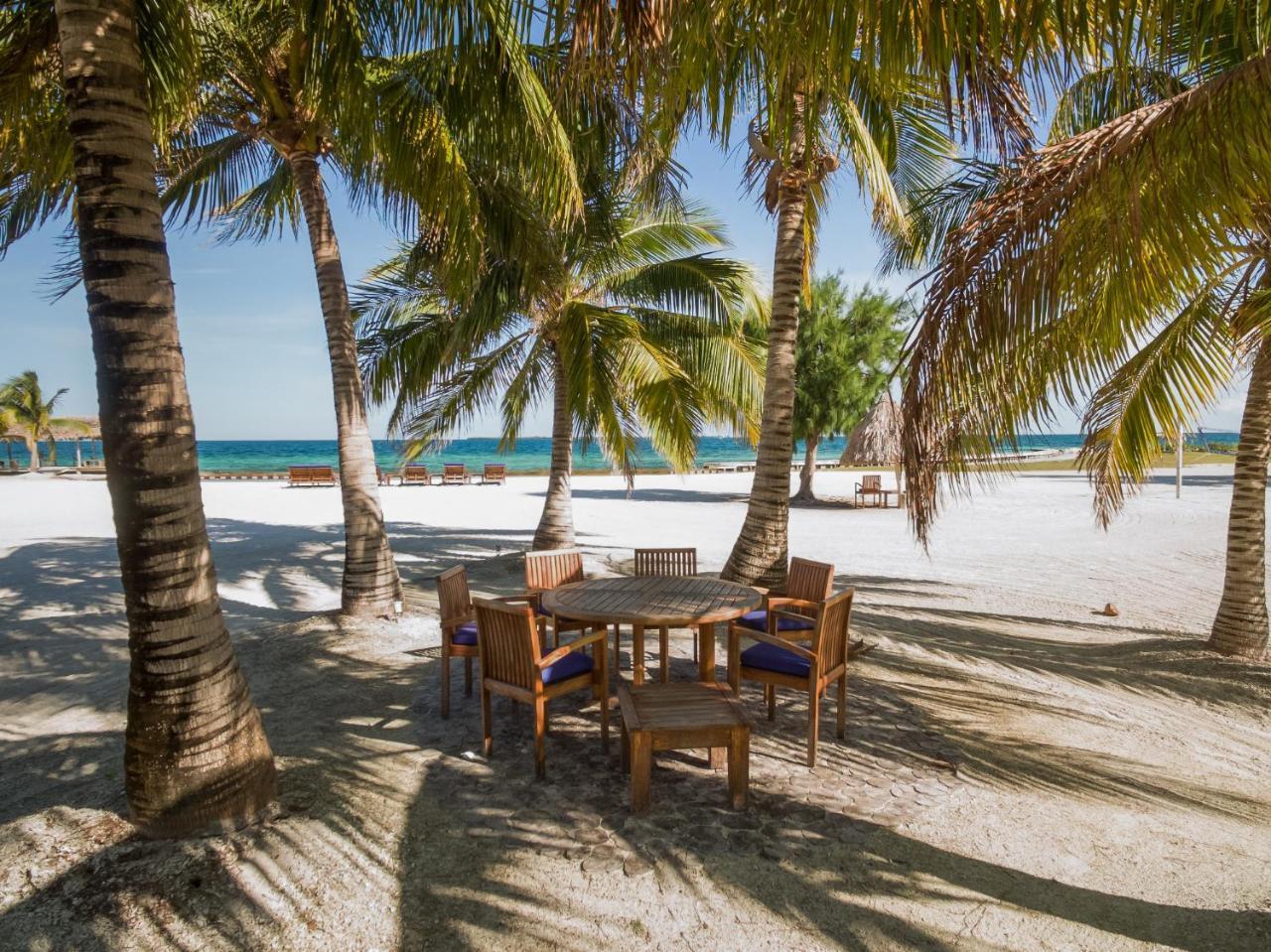 Royal Belize Hotel Thatch Caye Екстериор снимка