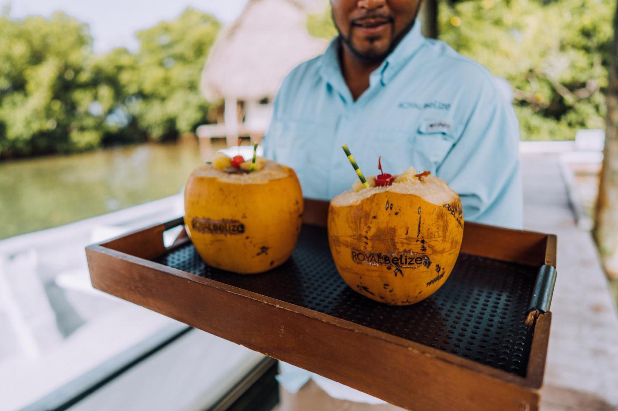 Royal Belize Hotel Thatch Caye Екстериор снимка